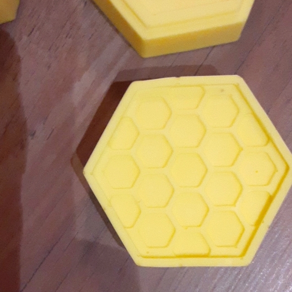 ⭐️SOLD⭐️Handcrafted Japanese Cherry Blossom Soap - Picture 5 of 6